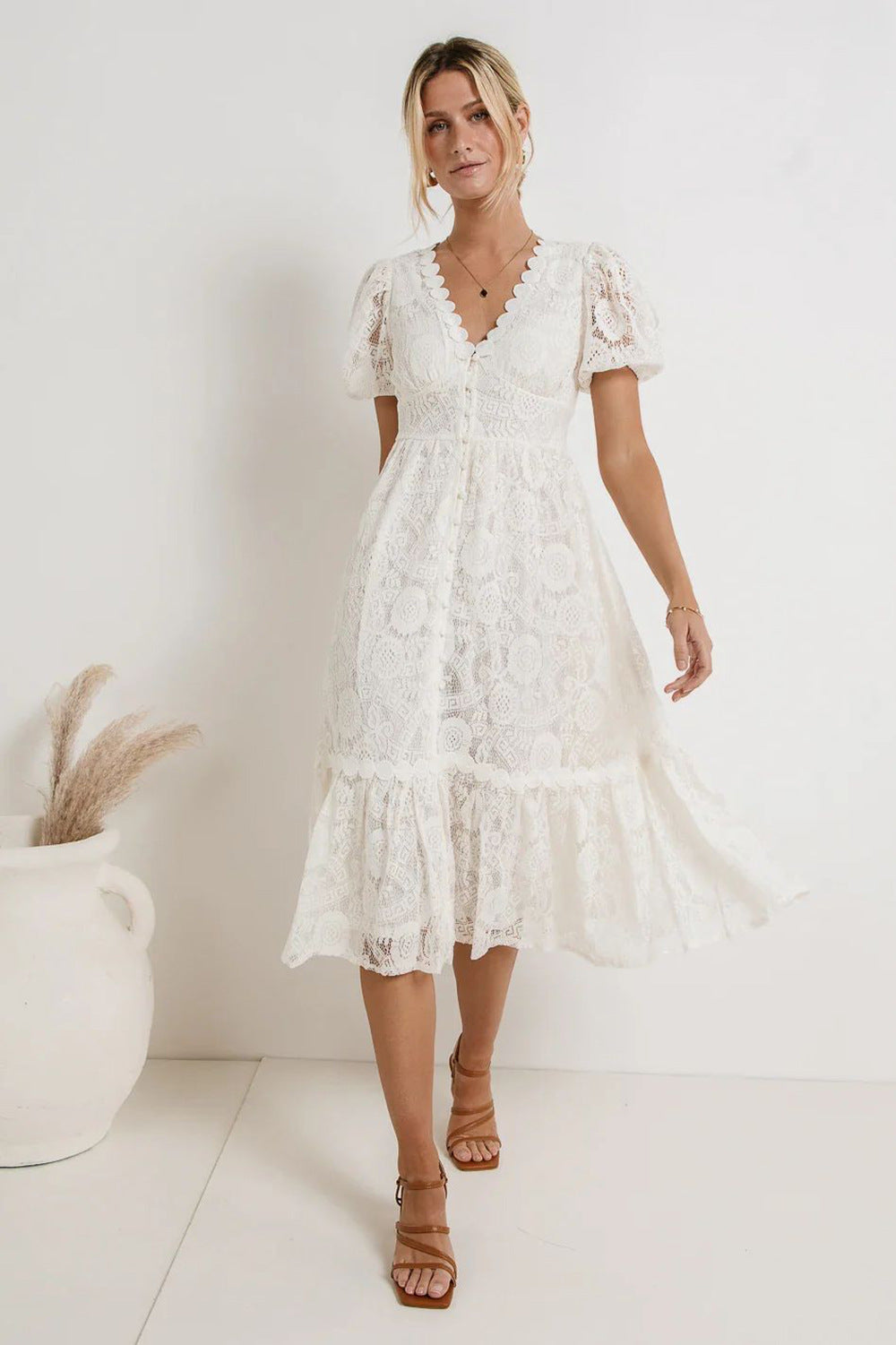 Lace Dress Sleeve Hollow Single-breasted Waist Shorts