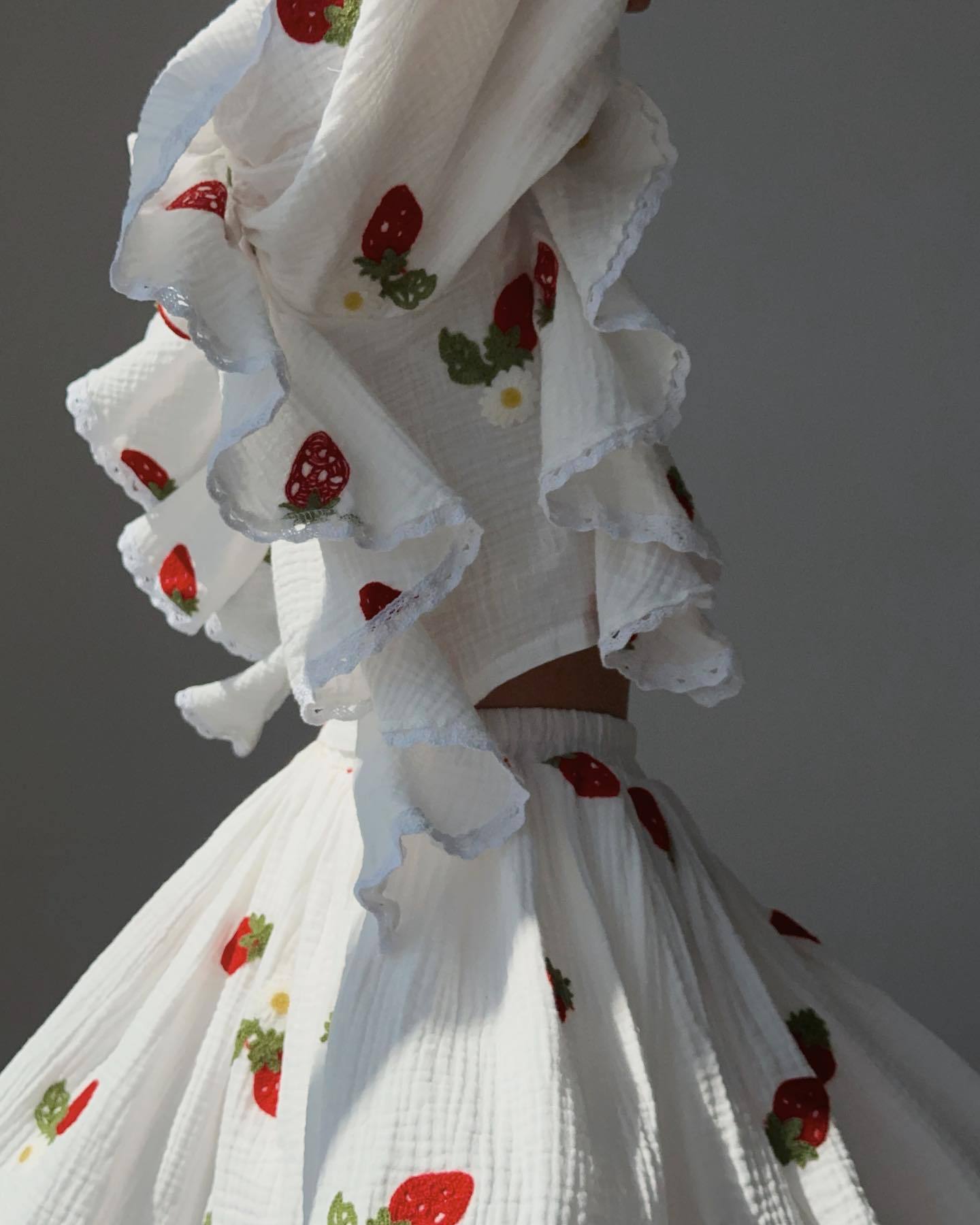 Fashion Cotton Linen Style Ruffled Strawberry Suits