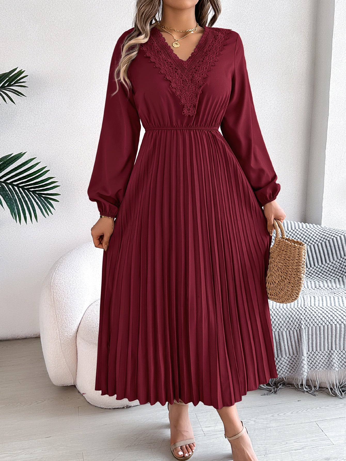 Women's Elegant Graceful Lace Cinched Pleated Long Dress
