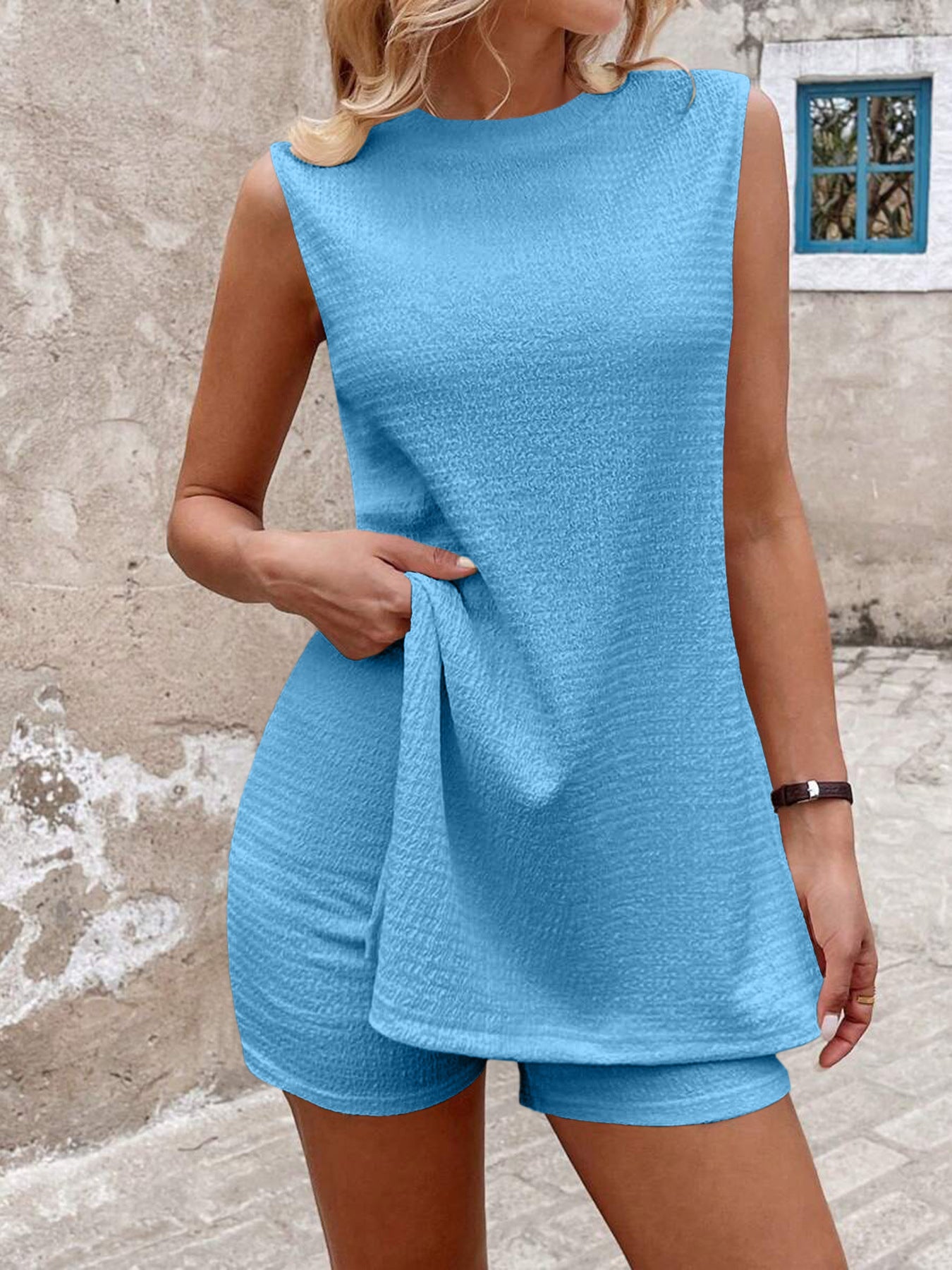 Women's Colors Summer Round Neck Side Slit Long Shorts