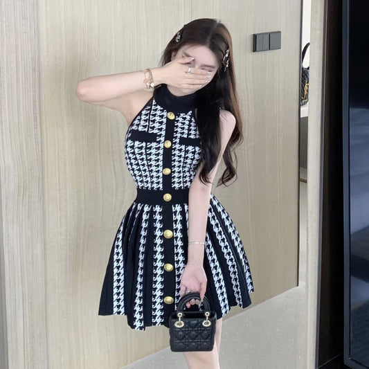 Women's Hot Sleeveless Large Swing Waist Classic Dresses