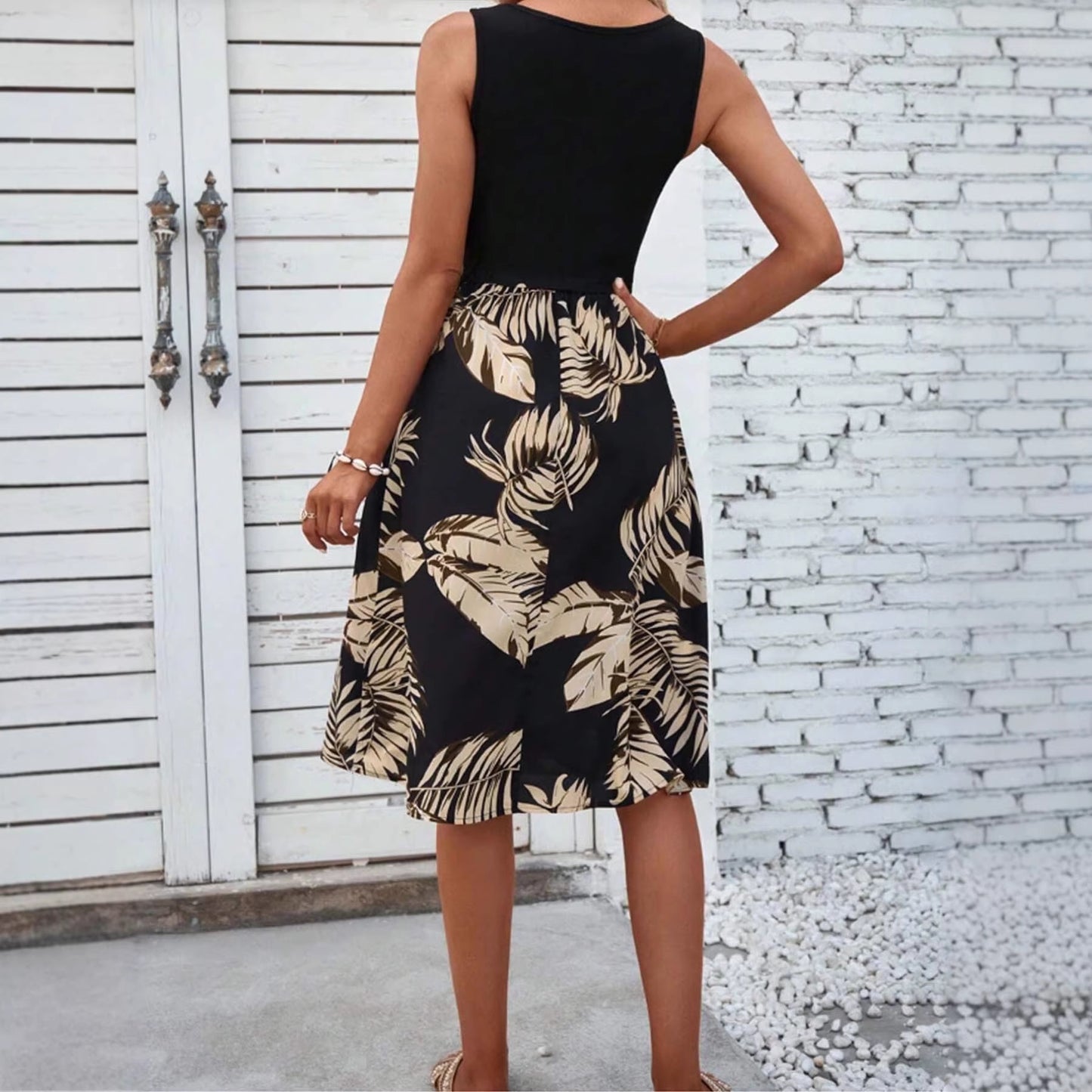 Green Leaf Printed Slimming A- Line Dress