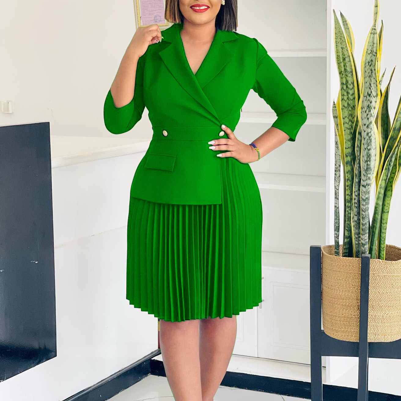 Women's Fashion Elegant Collar Solid Color Pleated Dresses