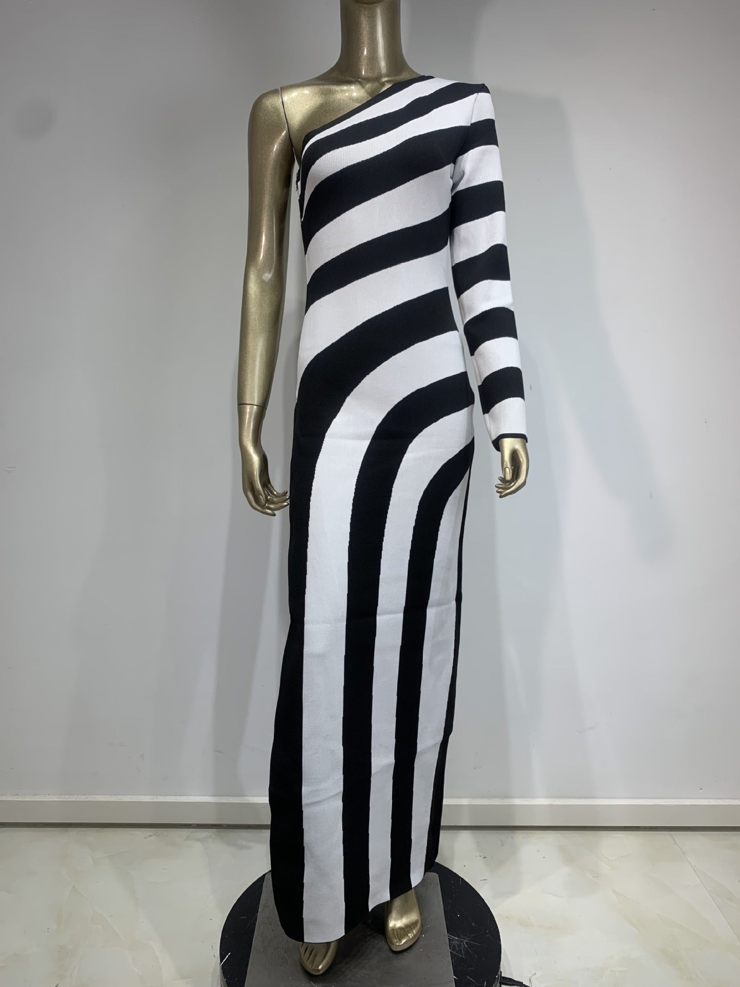 Leg Bandage One-piece Dress Banquet Party Dresses
