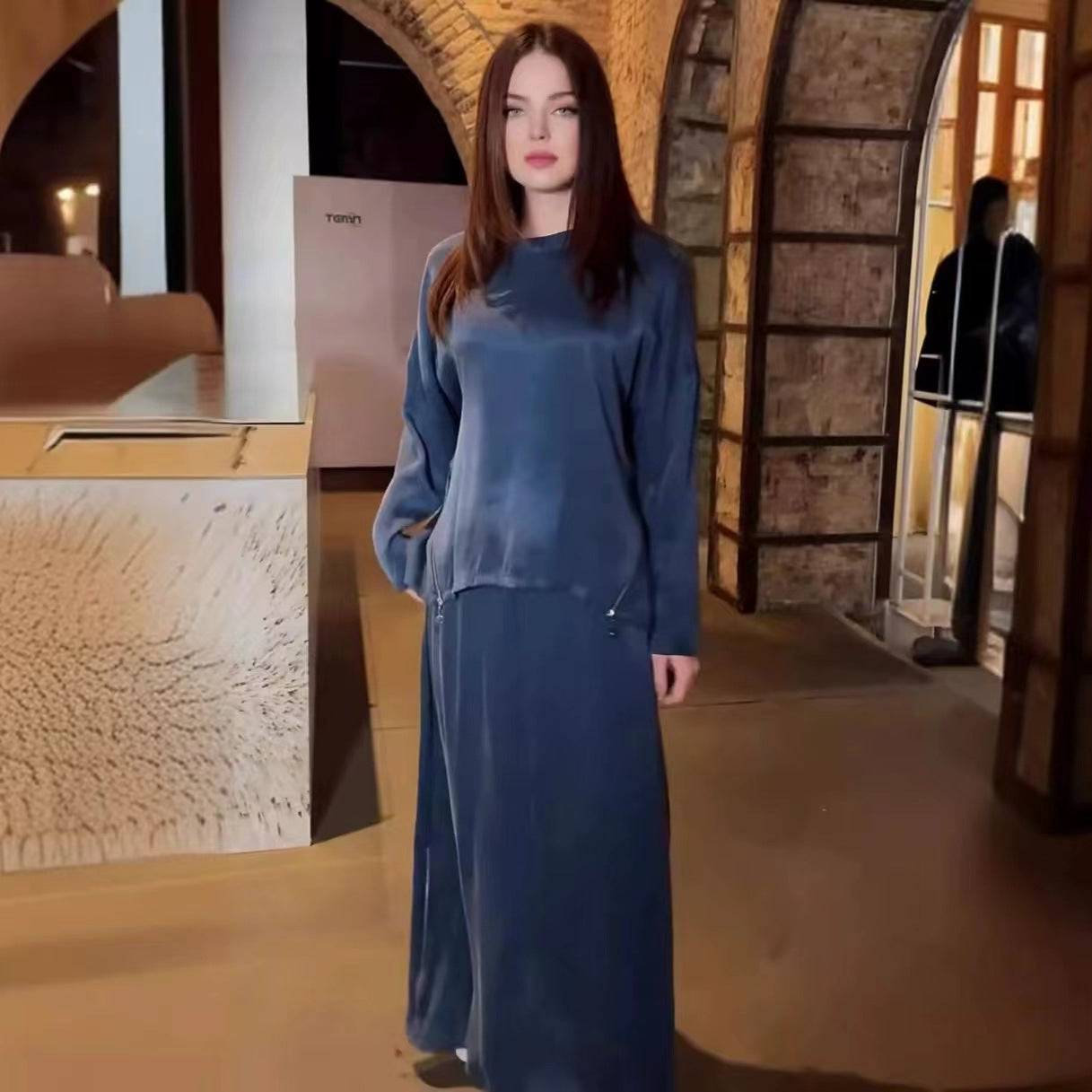 Women's Spring Set Retro Solid Color Round Suits