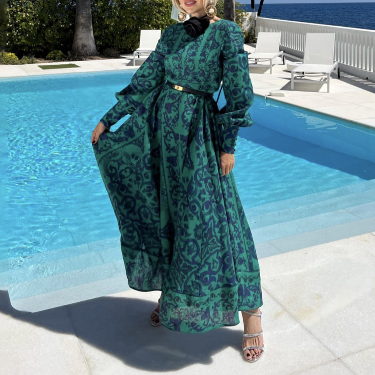 Women's Retro Baroque Pattern Lantern Sleeve Large Hem Clothing