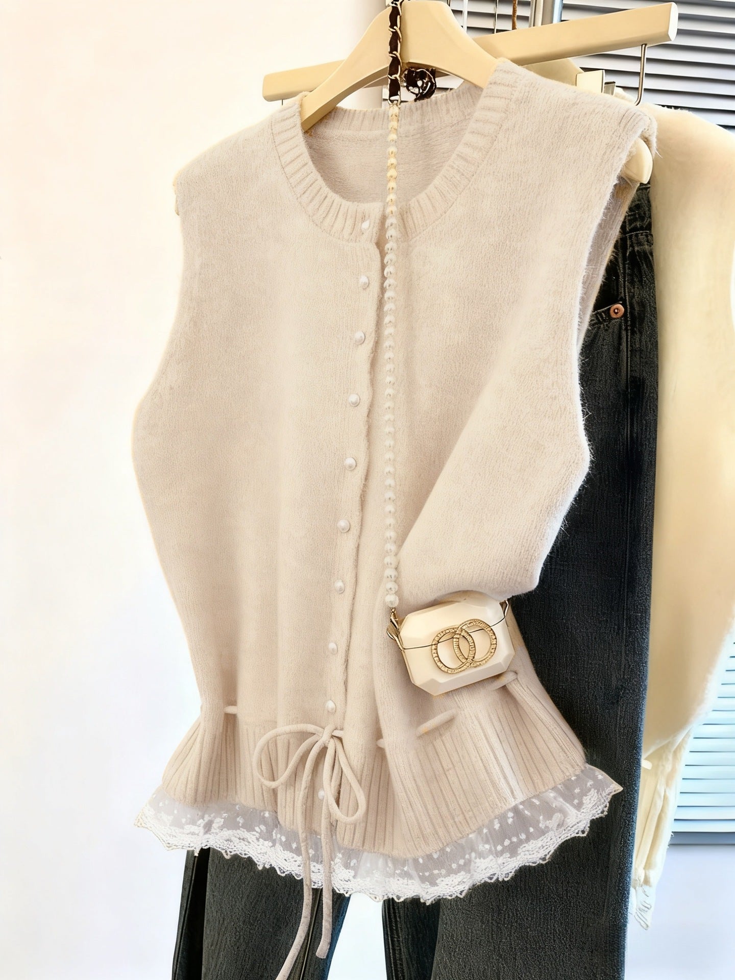 Women's Korean Round Neck Single-breasted Lace Stitching Tied Fitted Women's Sweater