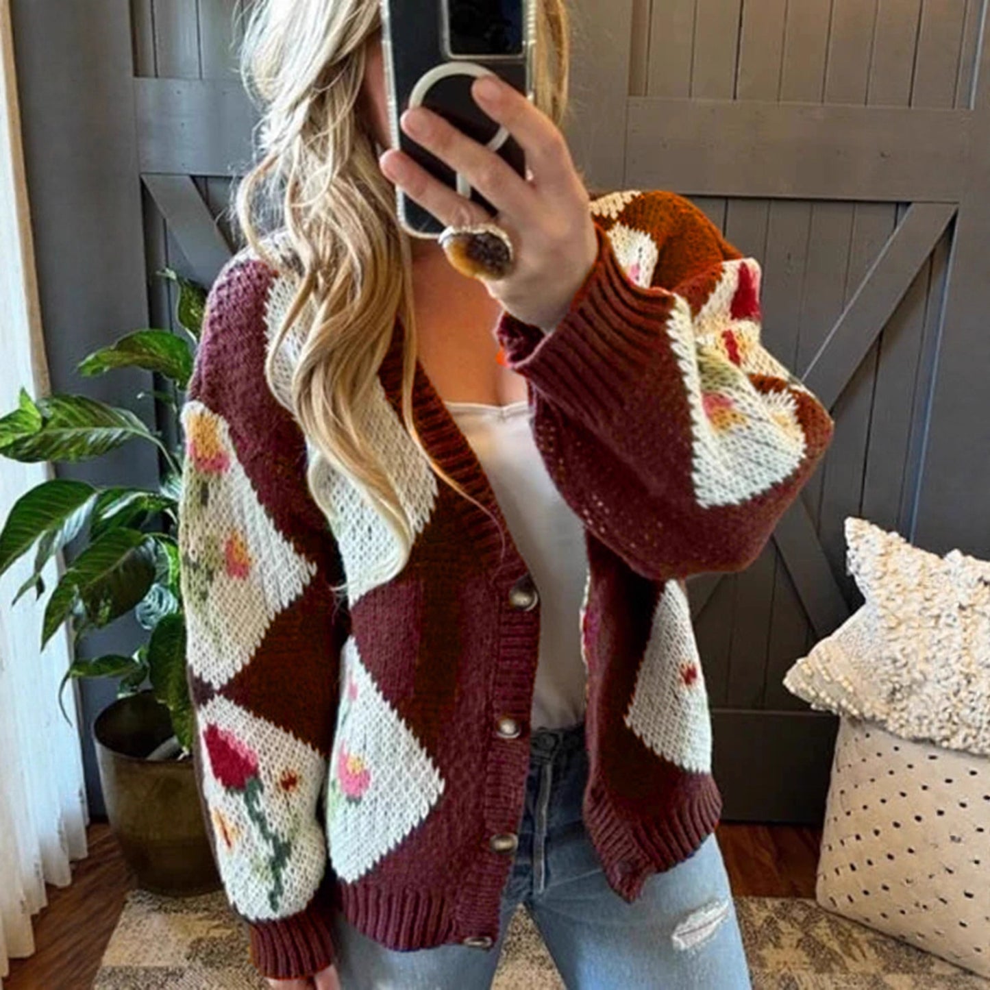 Women's Contrast Color Flower Jacquard Single-breasted Casual Sweaters