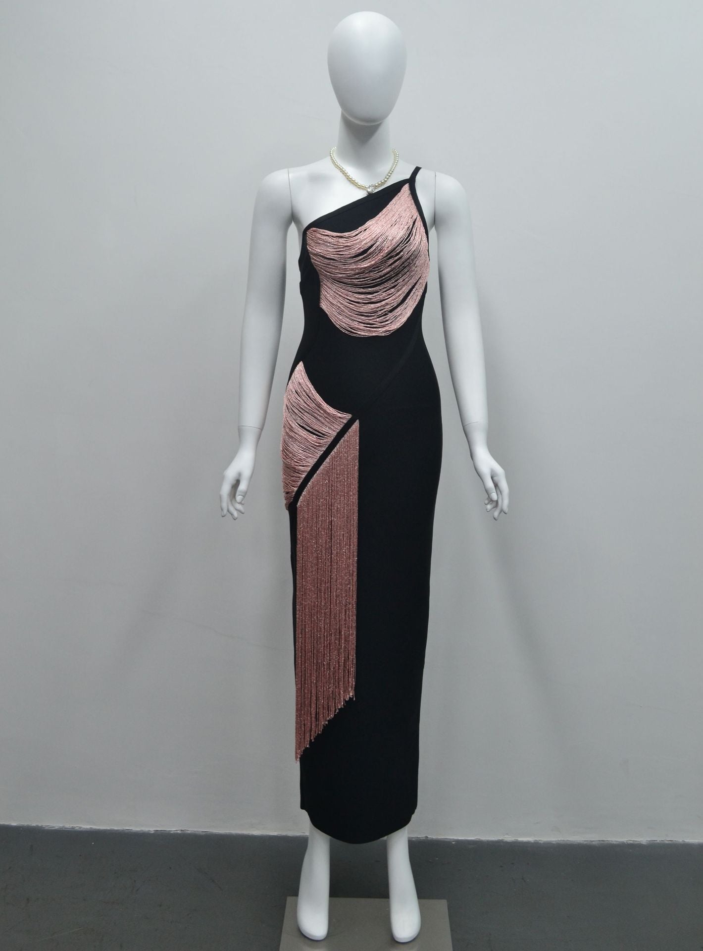 Women's Black Slant Shoulder Bandage One-piece Sleeveless Dress