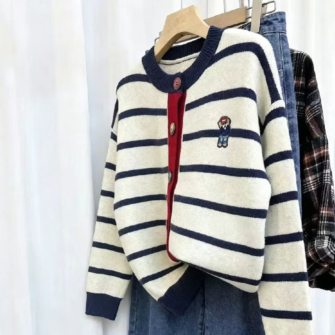 Women's Contrast Color Loose Round Neck Knitted Women's Sweater