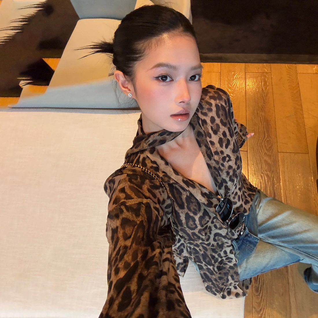 Women's Deep V Fashion Trend Leopard Print Long Sleeve Slim Blouses