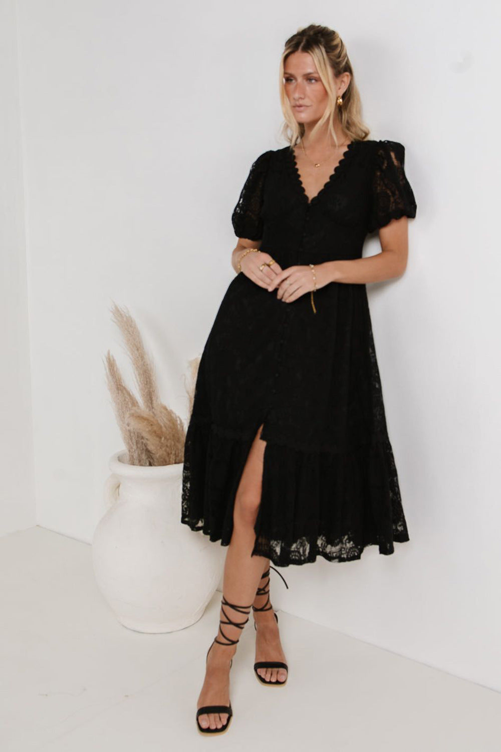 Lace Dress Sleeve Hollow Single-breasted Waist Shorts