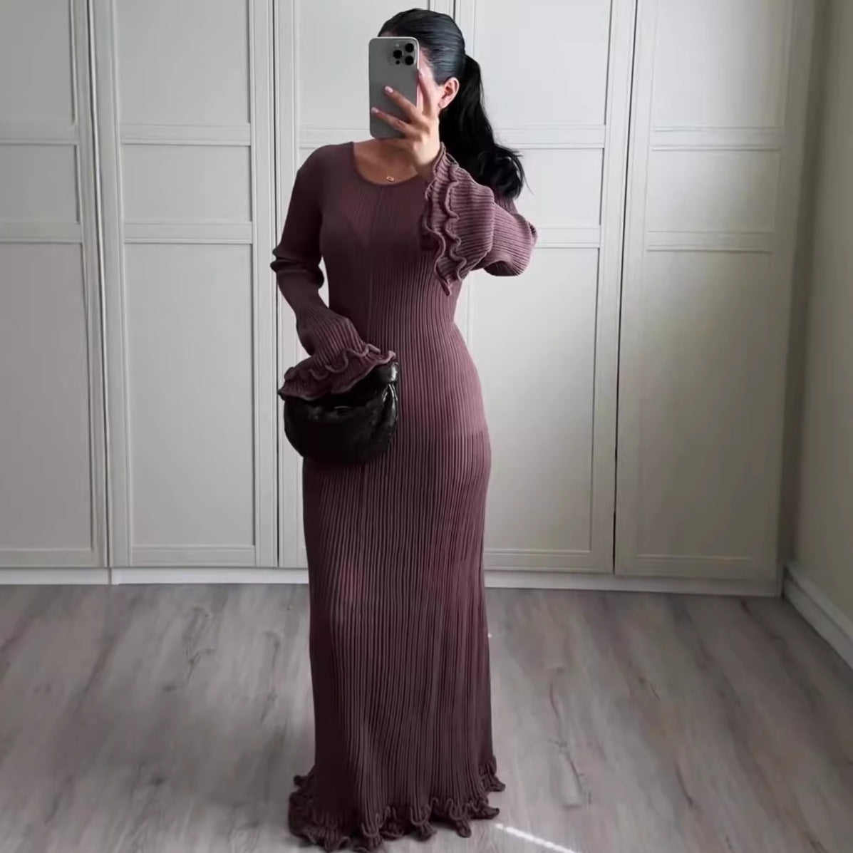 Women's Color Round Neck Long Sleeve Slim Fit Stringy Dresses