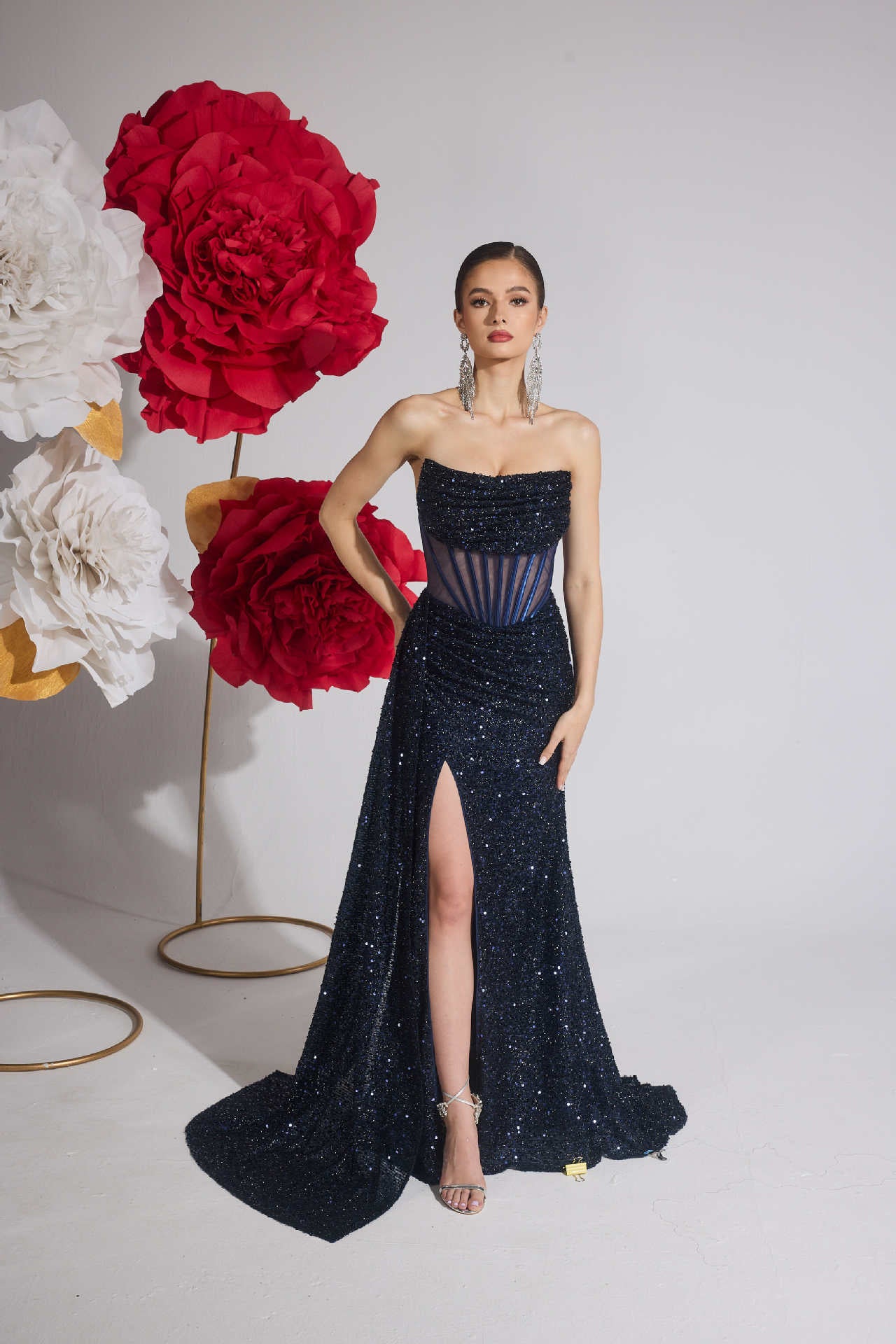 Sequined Bandeau Slimming High Slit Model Catwalk Banquet Light Dress