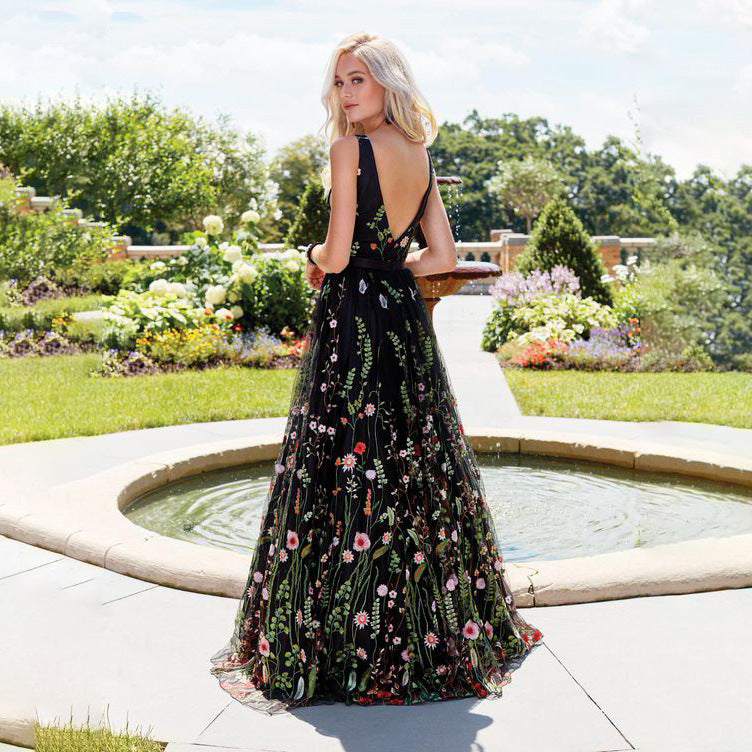 V Sleeveless Embroidered Slim Fit Backless Large Swing Dress
