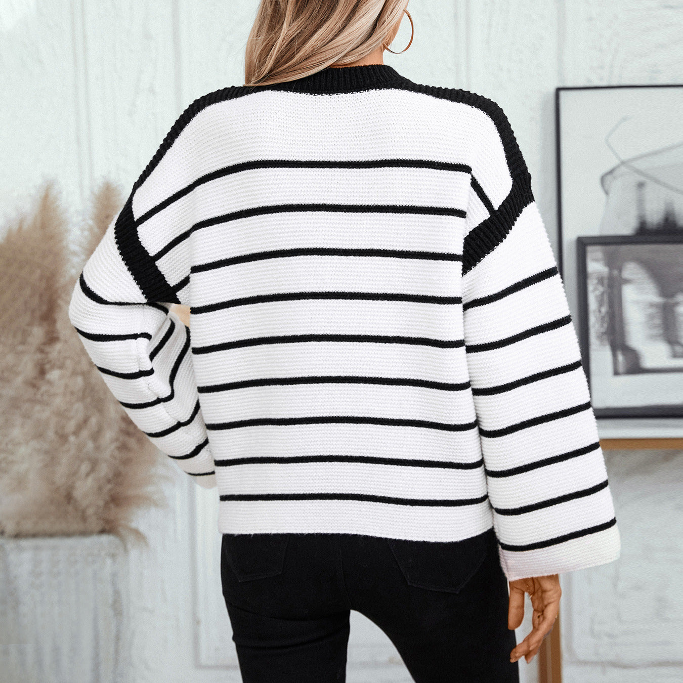 Women's Black White Striped Pullover Long Sleeve Sweaters