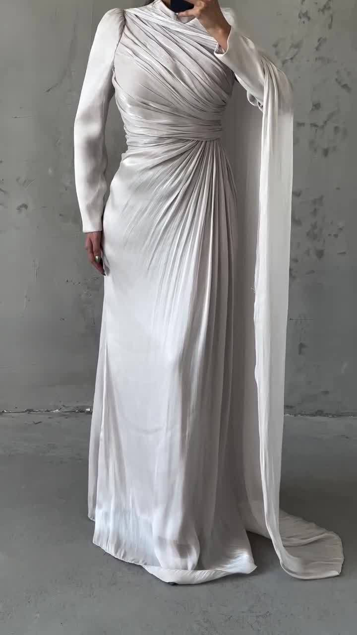 Women's Elegant Irregular Pleated Slim Green Dress Dresses