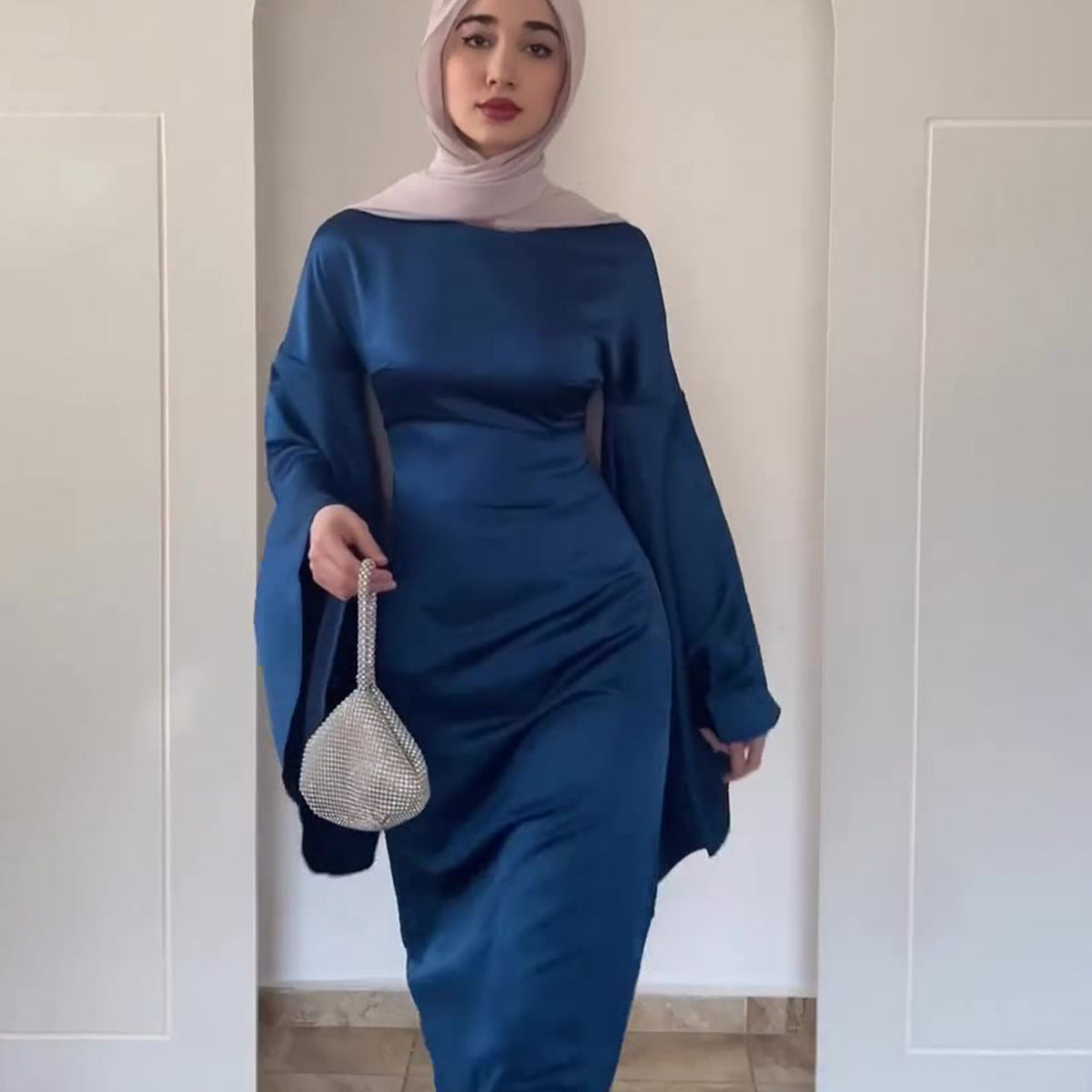Women's Waist Slimming Satin Bell Sleeve Solid Color Dresses