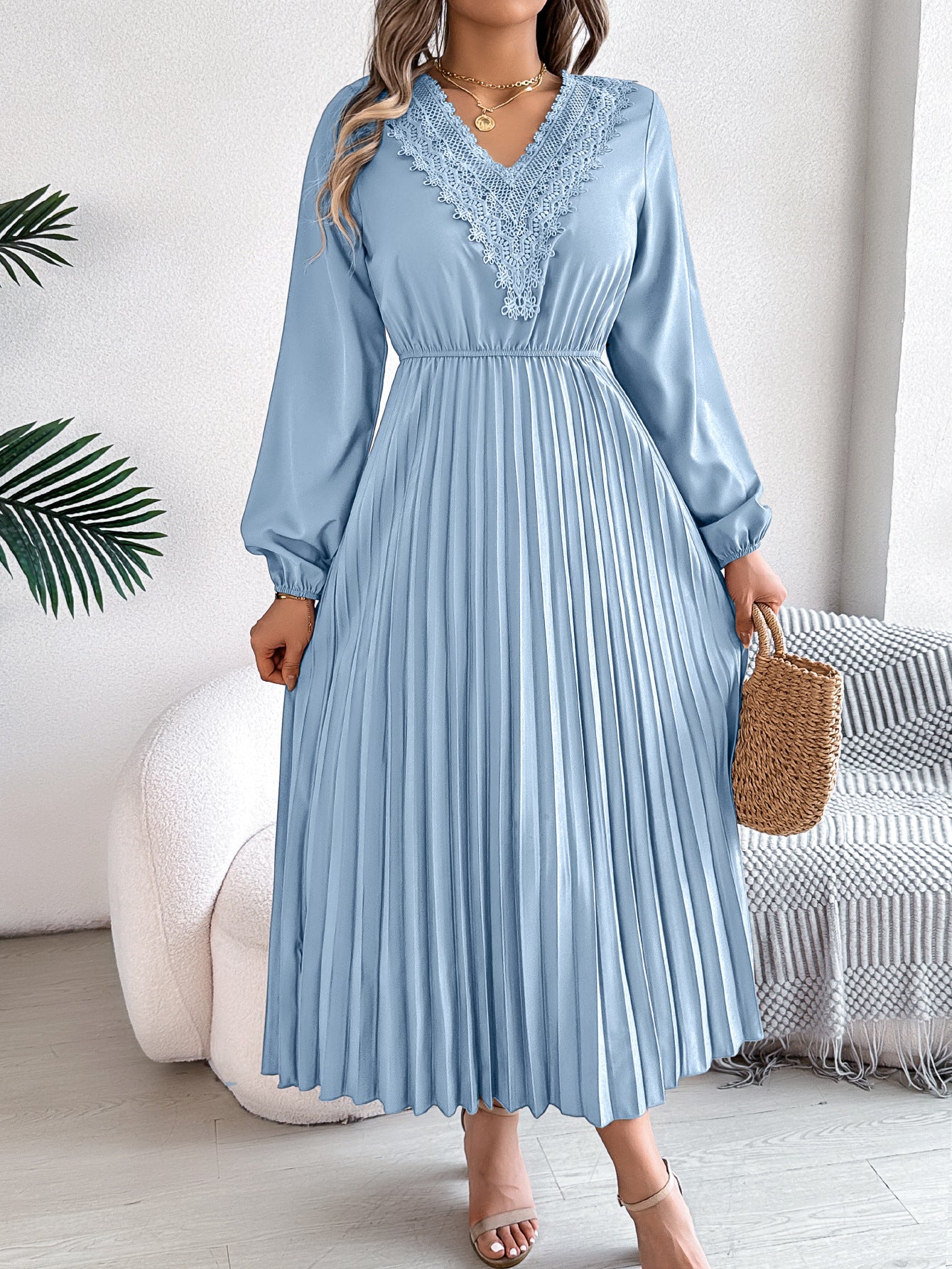 Women's Elegant Graceful Lace Cinched Pleated Long Dresses