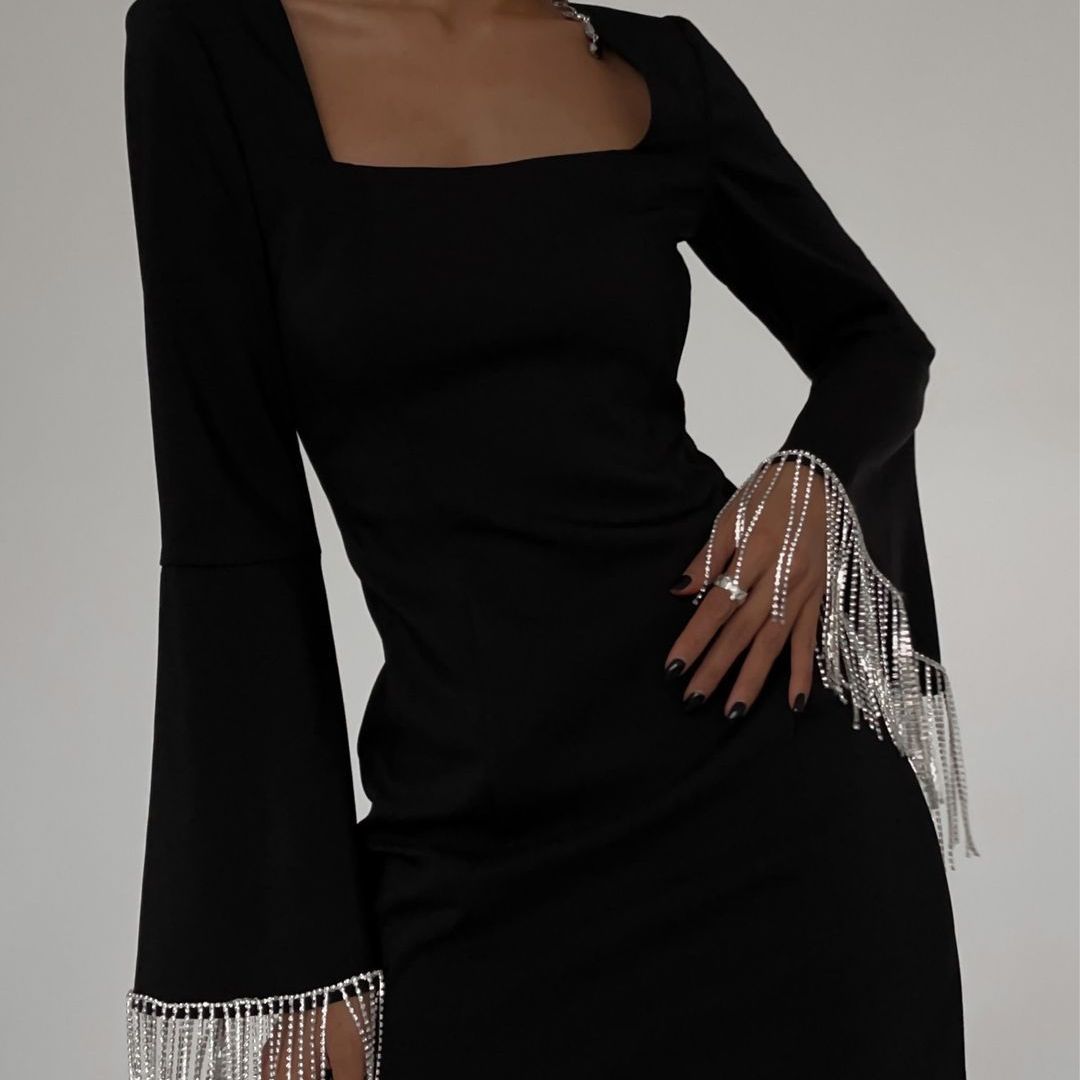 Fashion Back Hollow Bell Sleeve Black Dress