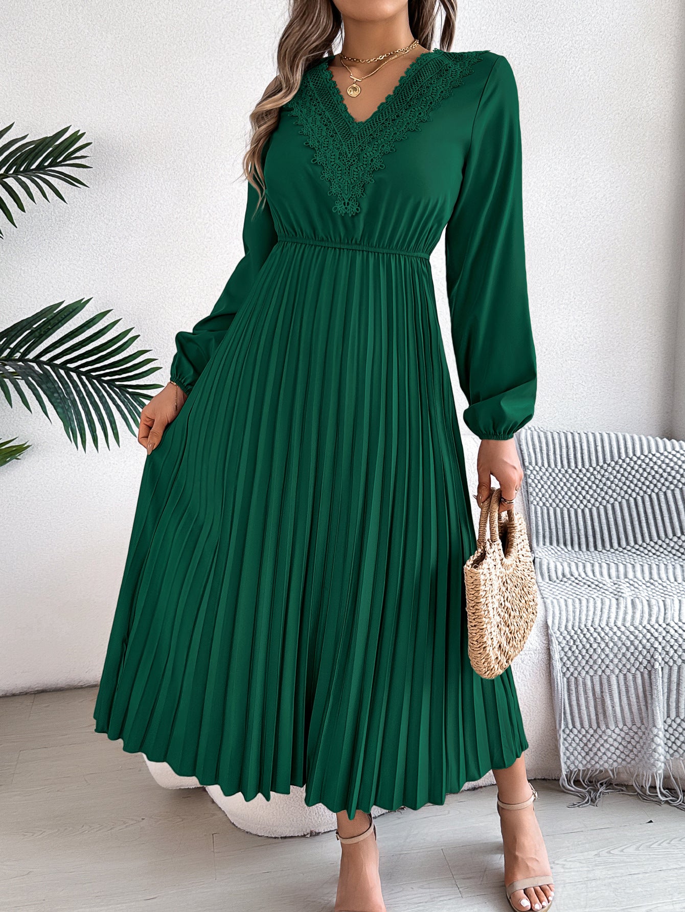 Women's Elegant Graceful Lace Cinched Pleated Long Dresses