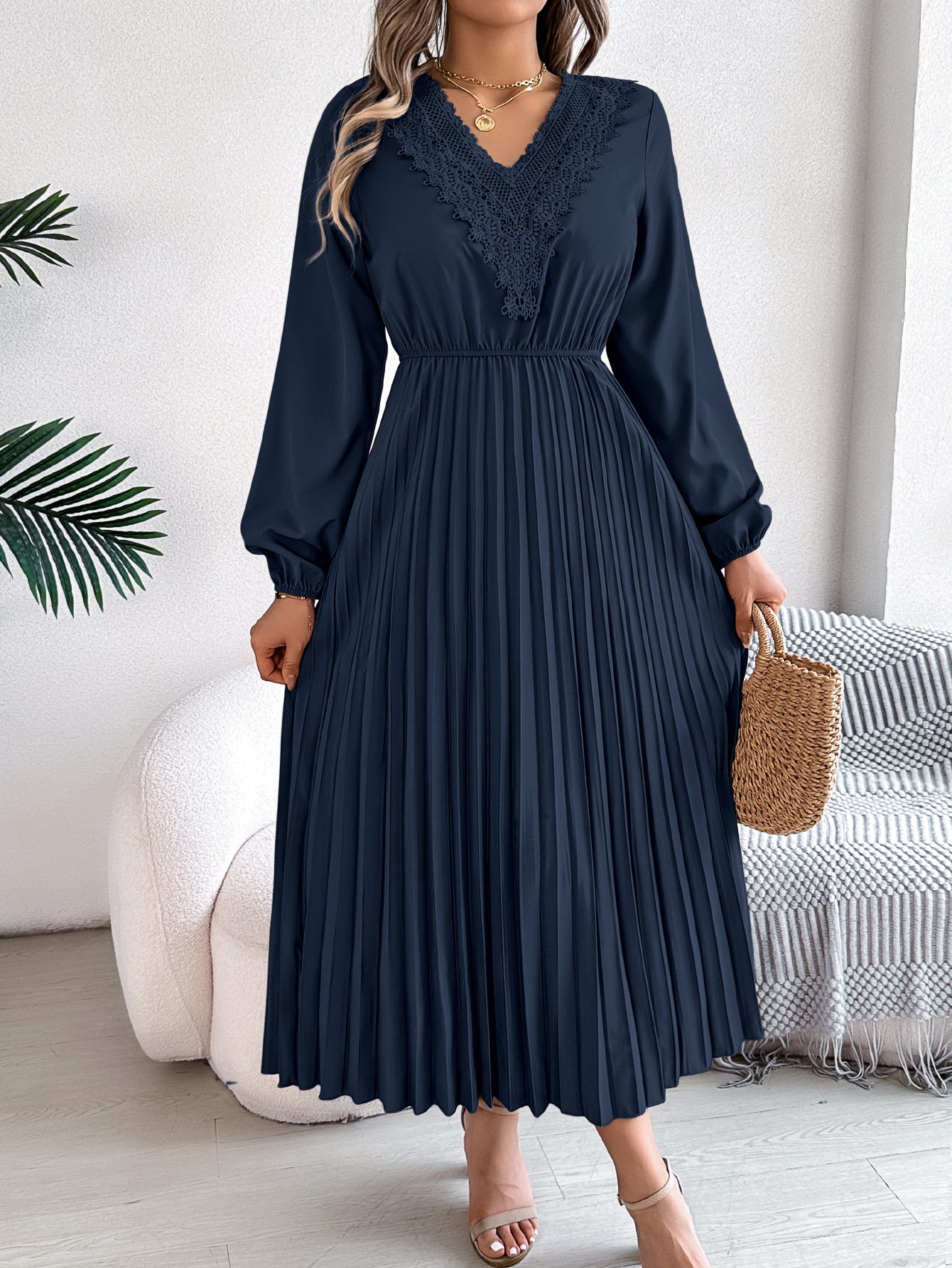 Women's Elegant Graceful Lace Cinched Pleated Long Dresses