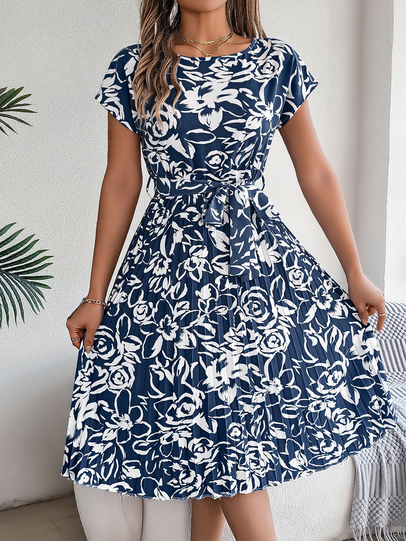 Classy Women's Elegant Flowers Sleeve Pleated Shorts