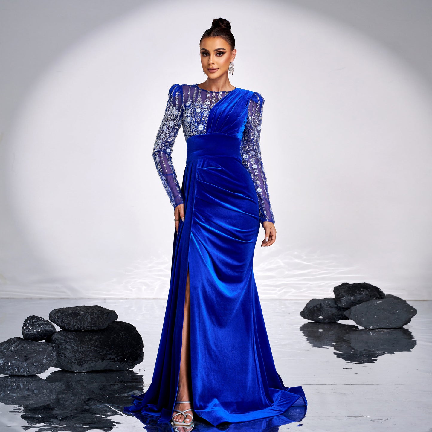 Women's Long Sleeve Temperament Crew Neck Sequined Dresses