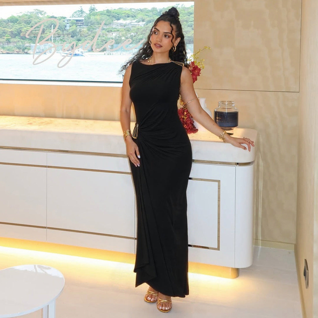 Women's Fashion Solid Color Round Neck Metal Decorative Twist Sleeveless Slim Dress
