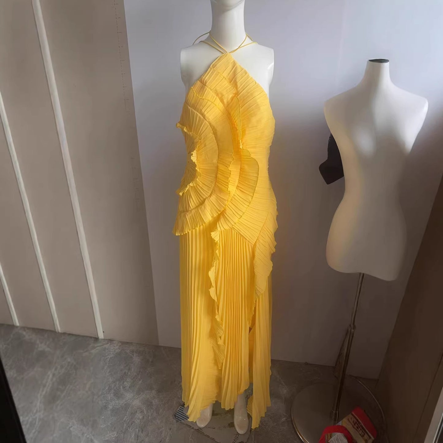 Women's Chiffon Ruffled Pleated Design Slimming Midi Fast Dress