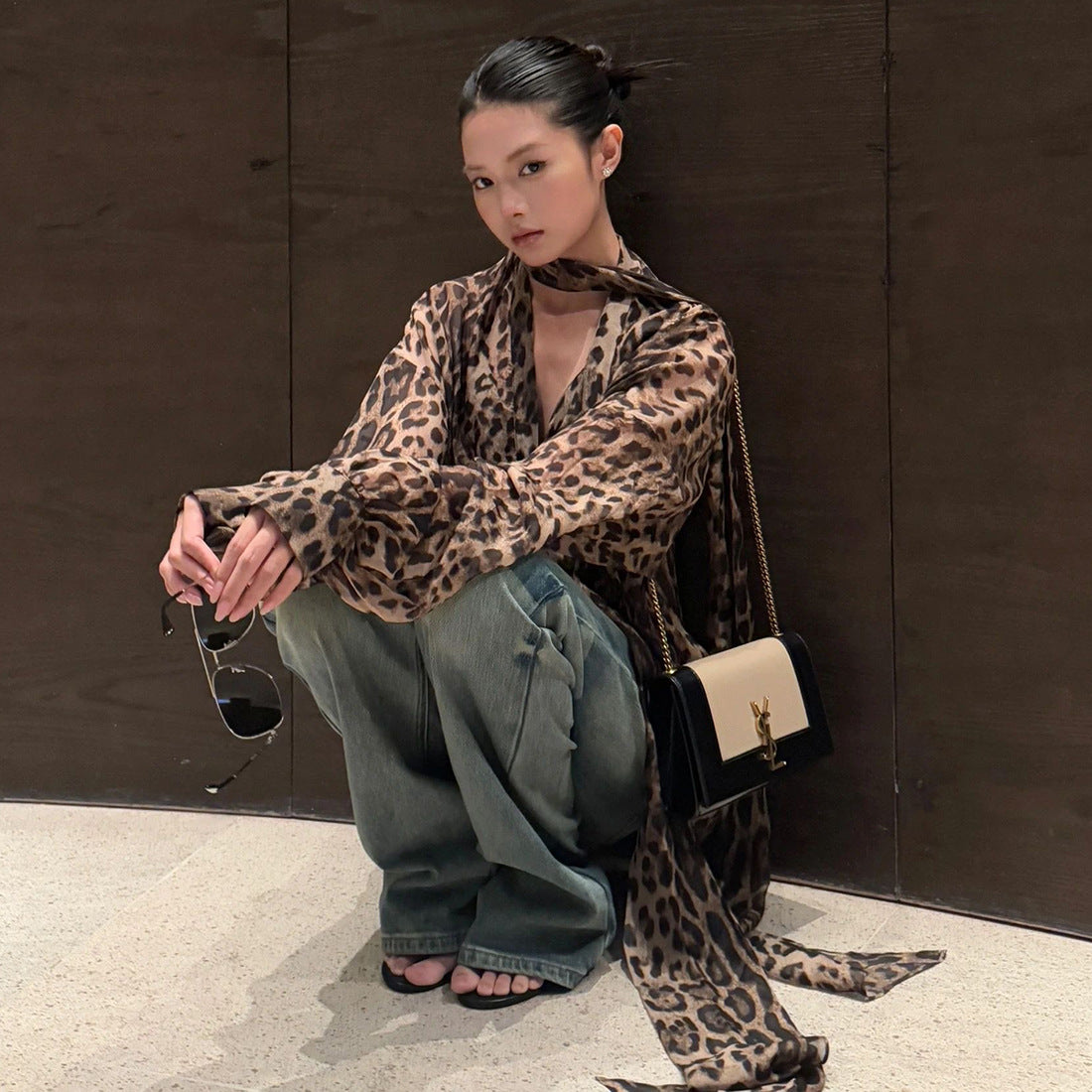 Women's Deep V Fashion Trend Leopard Print Long Sleeve Slim Blouses