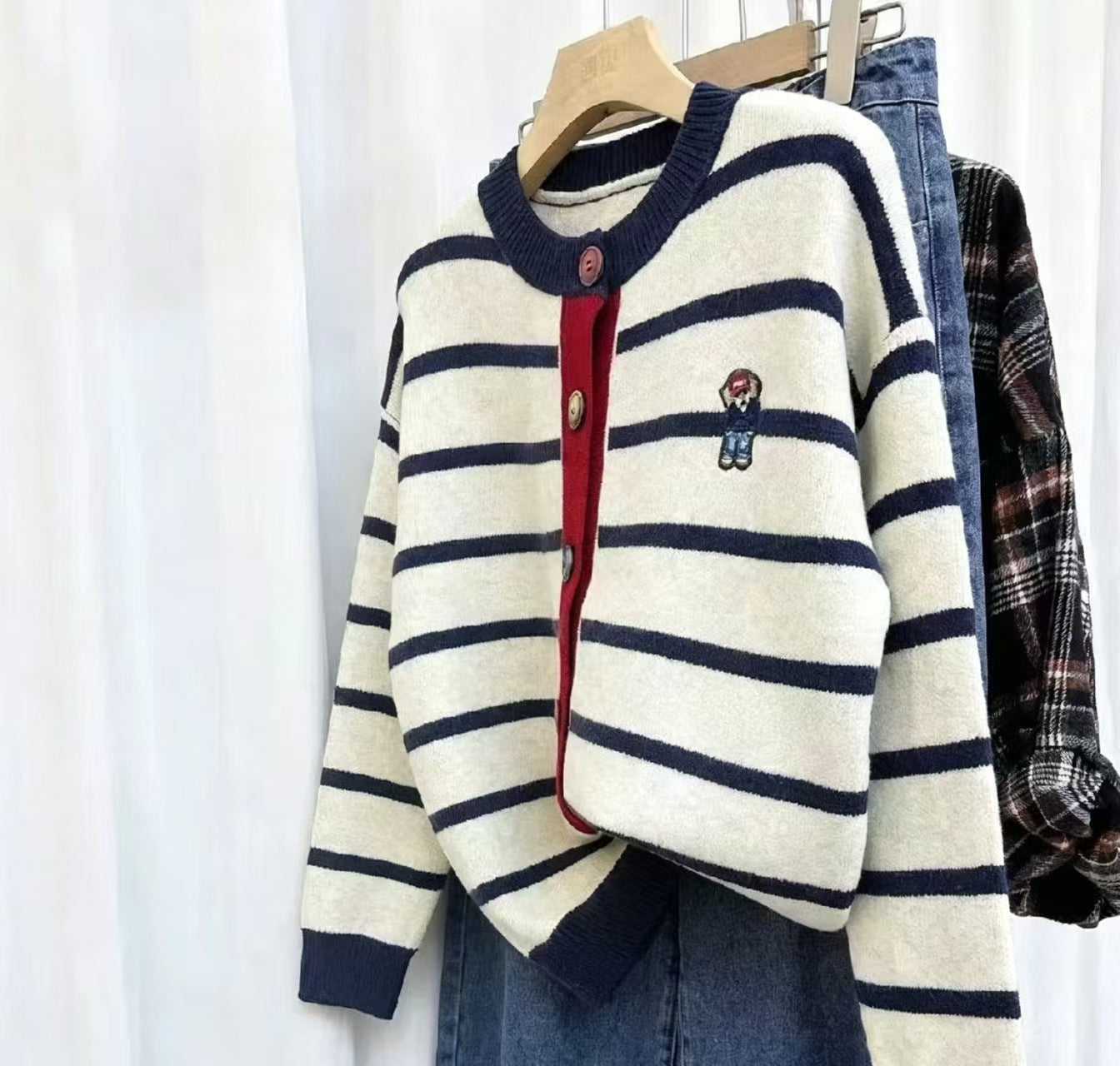 Women's Contrast Color Loose Round Neck Knitted Women's Sweater