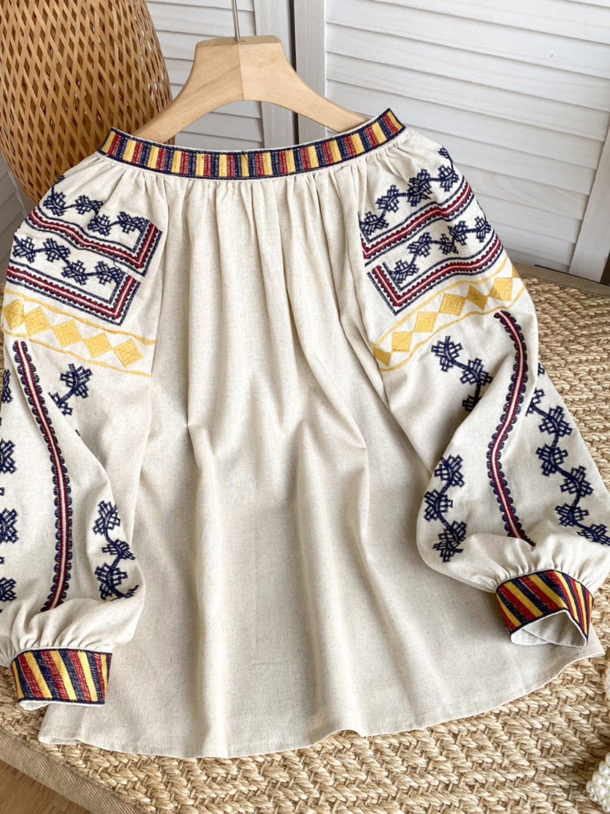 Women's Retro Embroidered Shirt Bohemian Vacation Style Tops