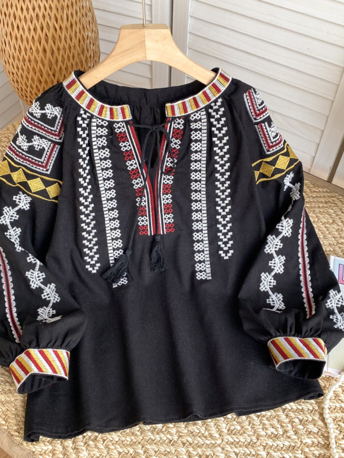 Women's Retro Embroidered Shirt Bohemian Vacation Style Tops