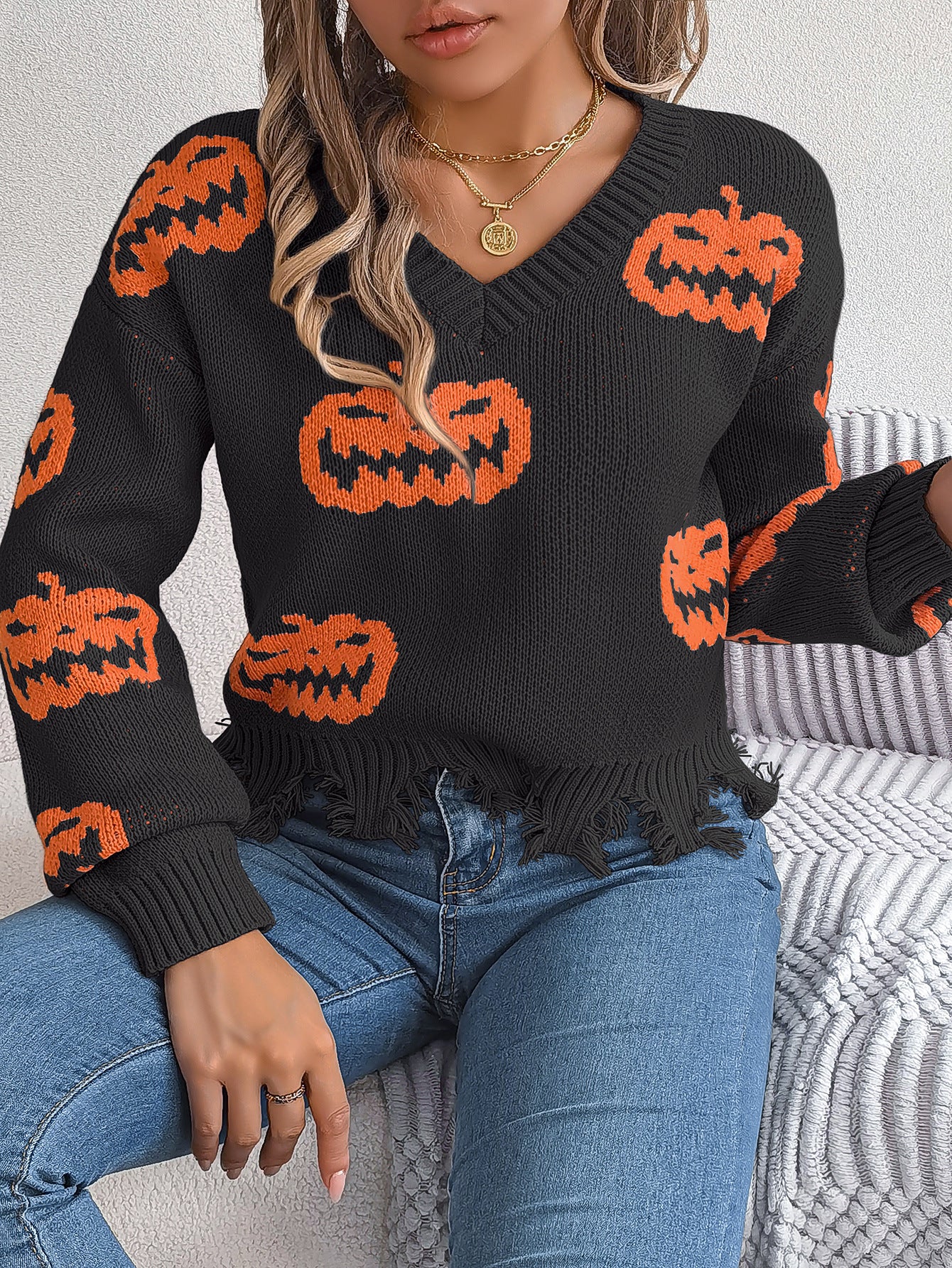 Women's Contrast Color Pumpkin Cut Long Sleeve Sweater