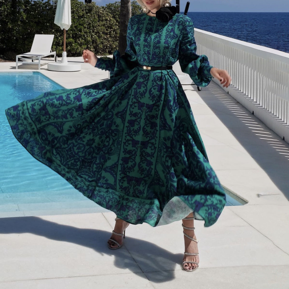 Women's Retro Baroque Pattern Lantern Sleeve Large Hem Clothing