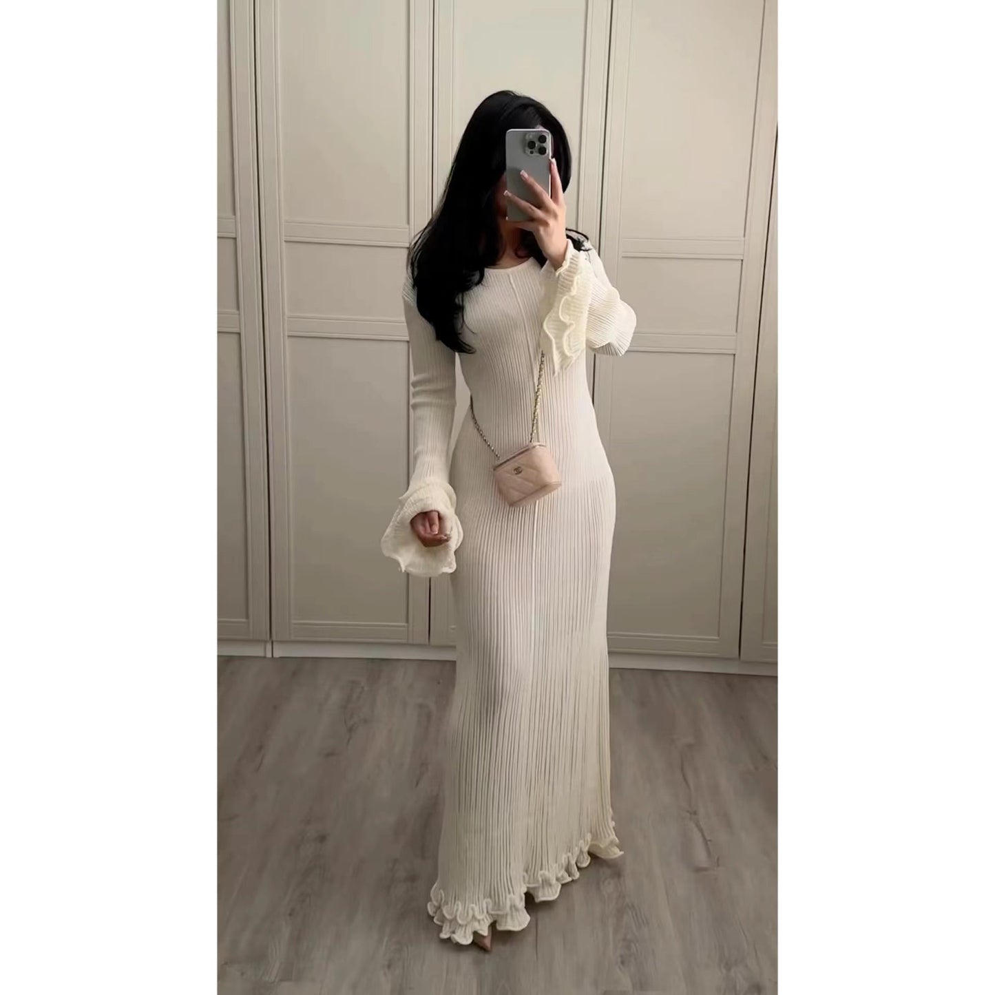 Women's Summer Pleated Wavy Backless Long Sleeves Dresses